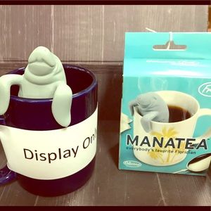ManateaEverybody’s favorite Floridian! Teainfuser